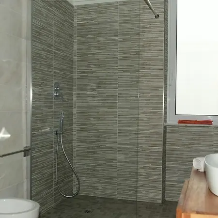 Le Rose Di Bino Sestri Levante