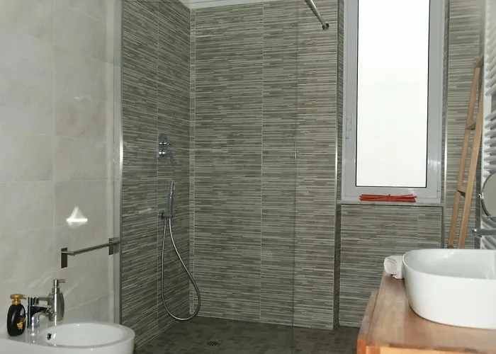 Le Rose Di Bino 세스트리레반떼